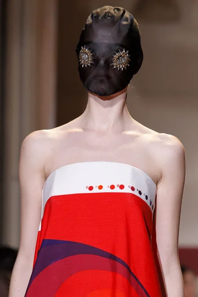 Look 12